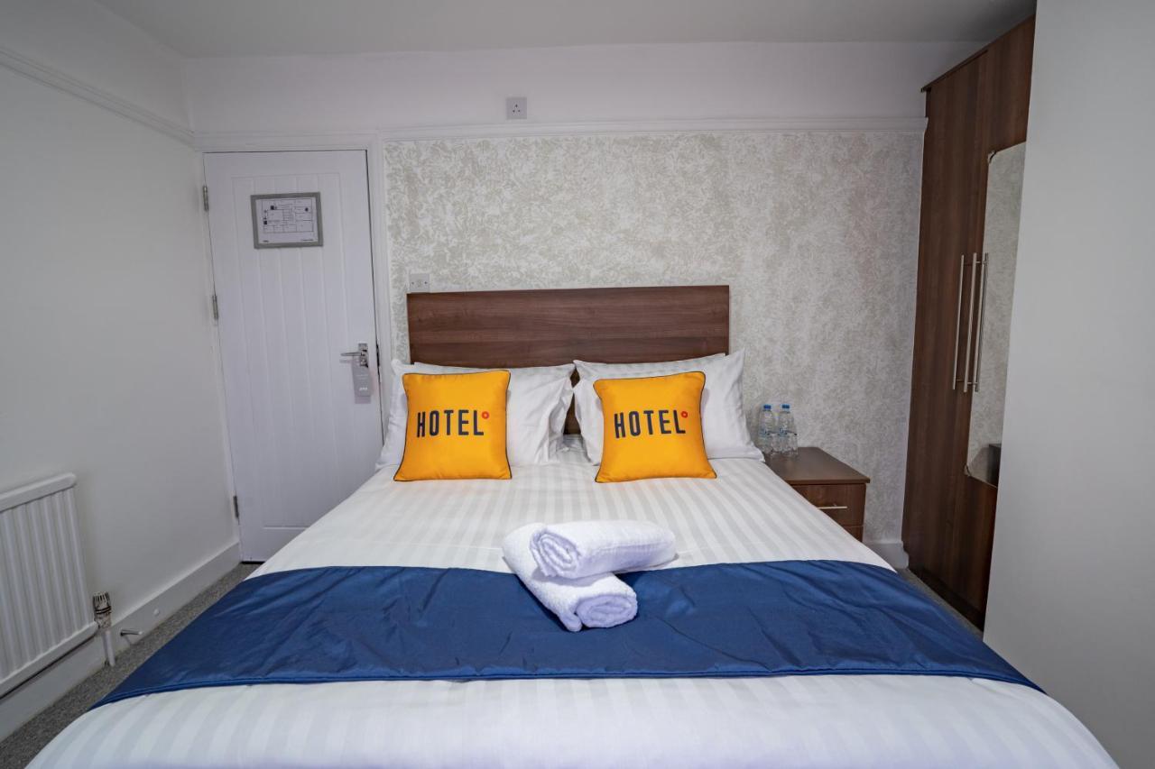 Oyo Brunel Hotel アクスブリッジ エクステリア 写真