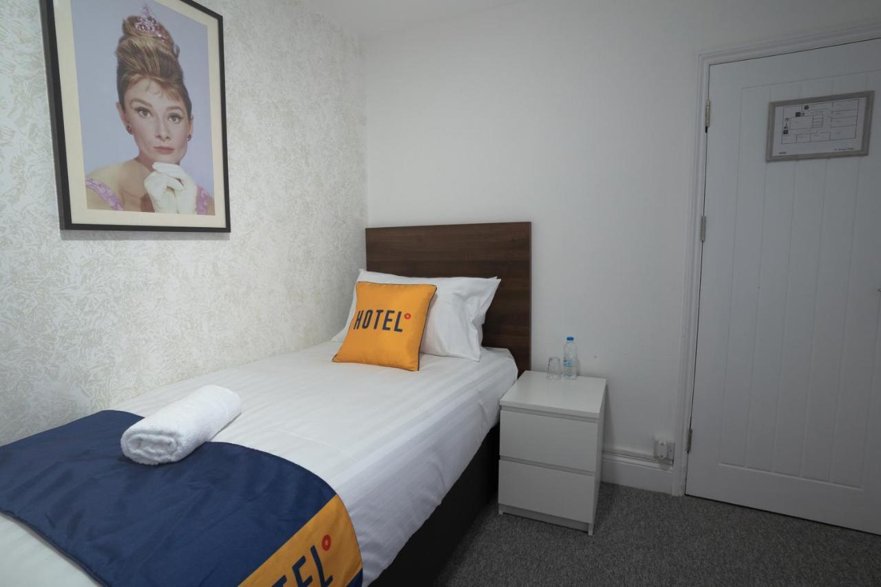 Oyo Brunel Hotel アクスブリッジ エクステリア 写真